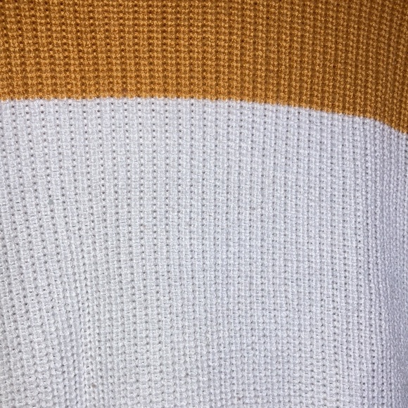 Super cute color block Hollister sweater. - Picture 3 of 3